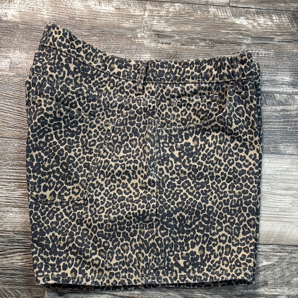 MNG Women's Leopard Print Shorts, Sise - Picture 3 of 9